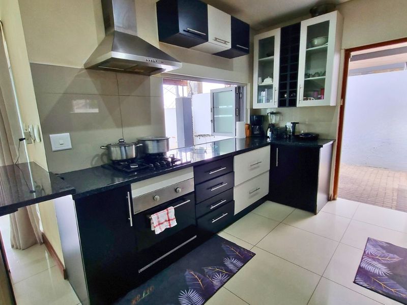 House For Sale in Noordwyk - Photo 2
