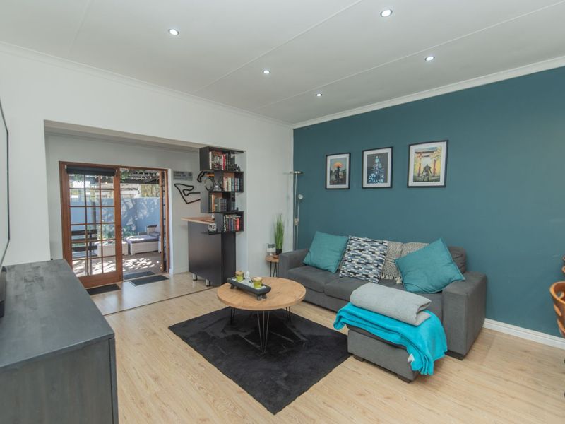 Townhouse For Sale in Lorraine - Photo 10