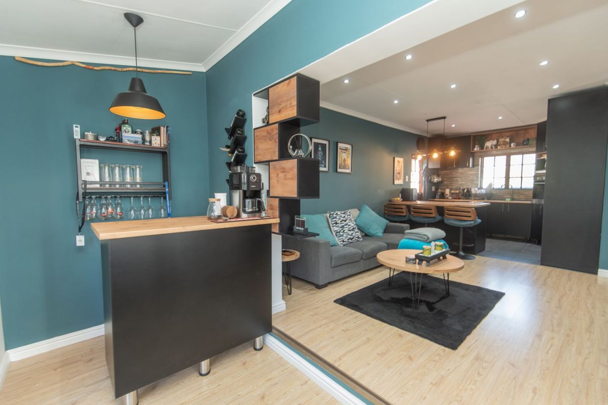 Townhouse For Sale in Lorraine - Photo 5