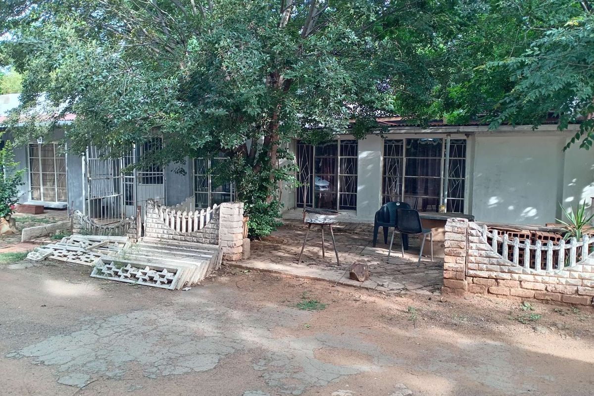 House For Sale in Christiana Central - Photo 2