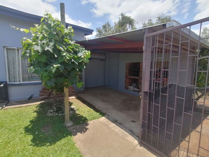 House For Sale in Modimolle Central - Photo 4