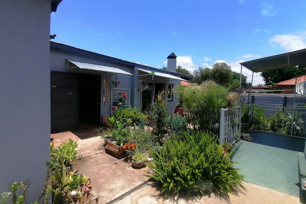 House For Sale in Modimolle Central - Photo 2