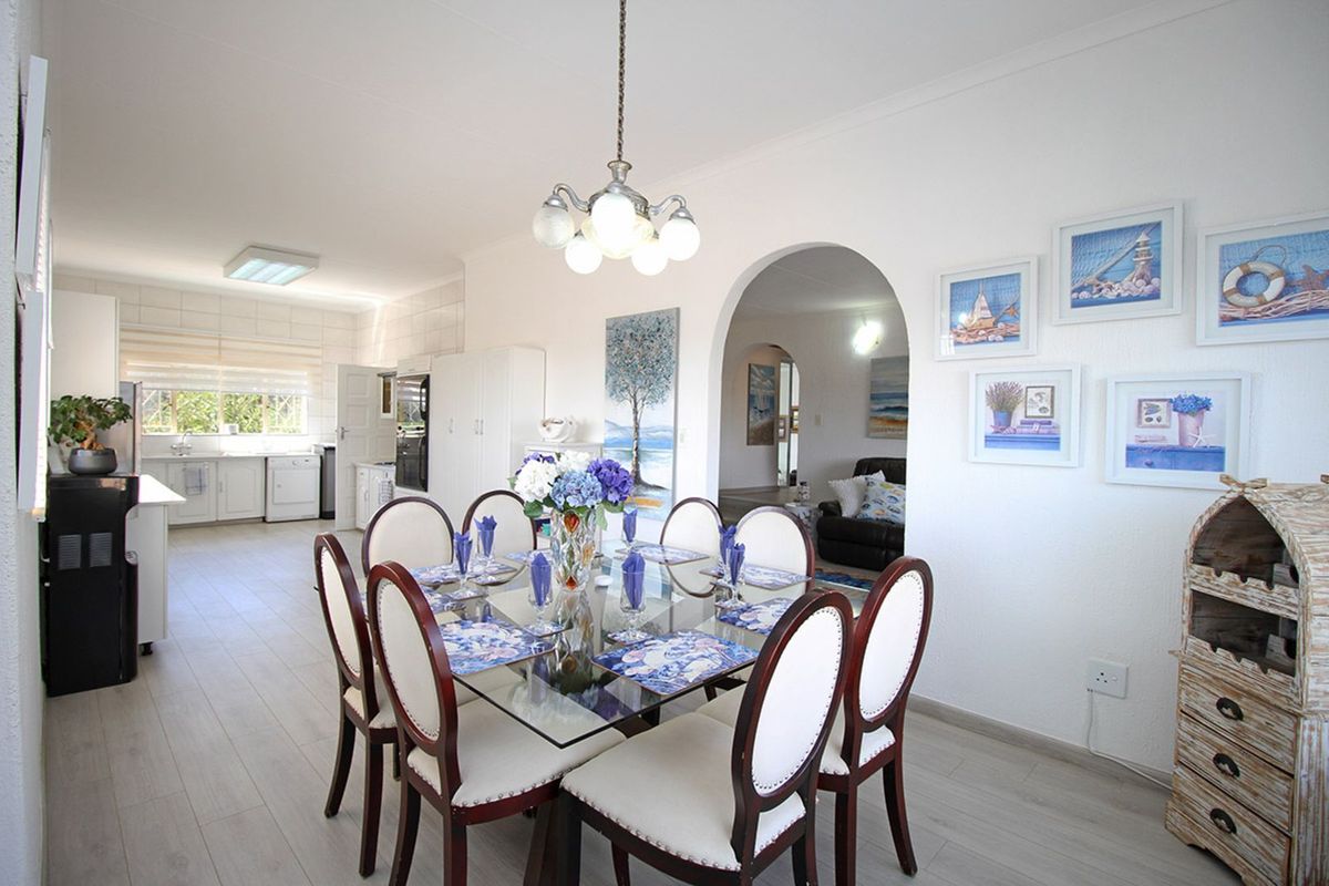 House For Sale in Roodekrans - Photo 2