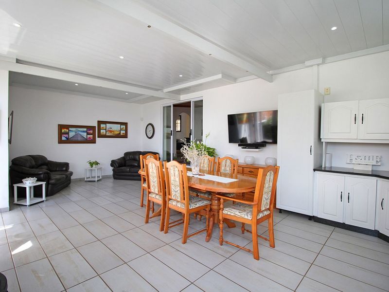 House For Sale in Roodekrans - Photo 9