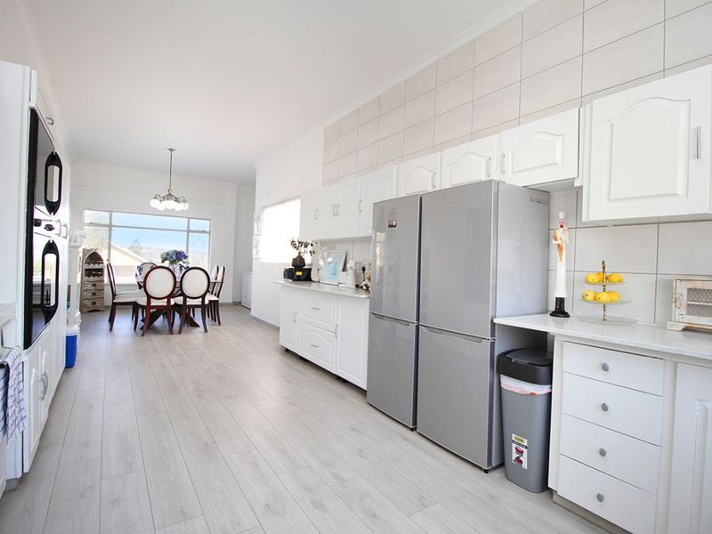 House For Sale in Roodekrans - Photo 7