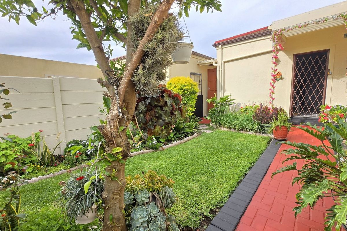 Townhouse For Sale in Anchorage Park - Photo 2