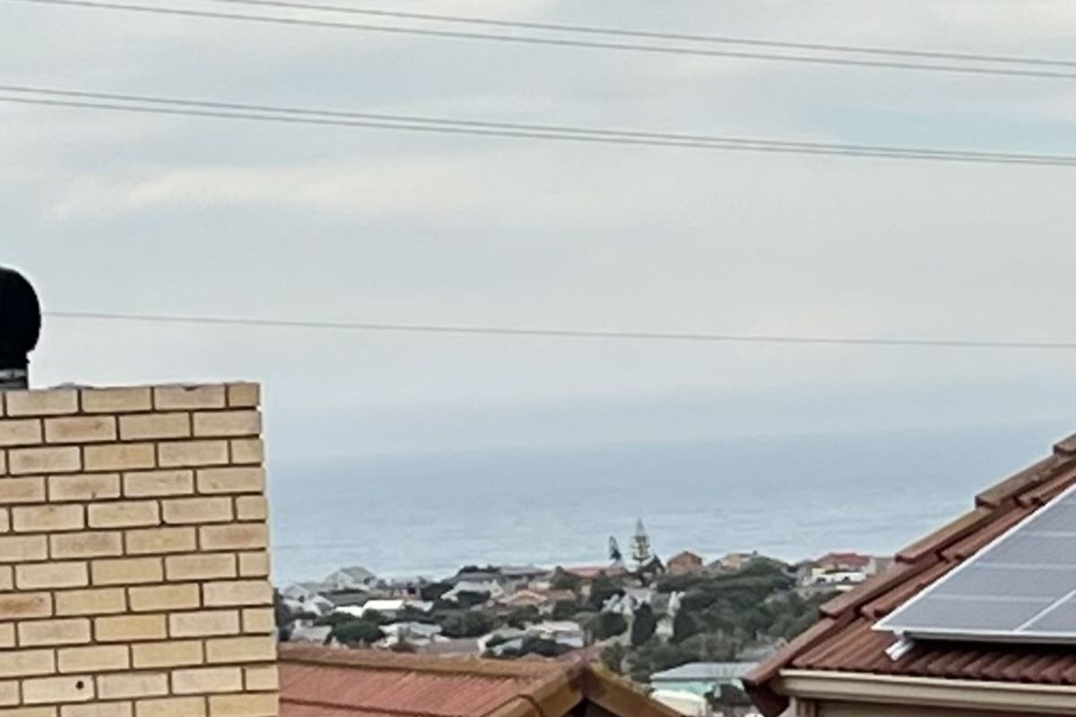 Townhouse For Sale in Seemeeu Park - Photo 3