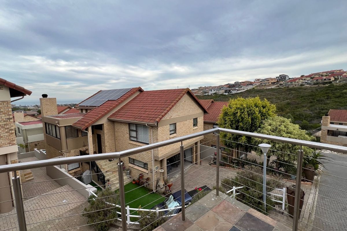 Townhouse For Sale in Seemeeu Park - Photo 5