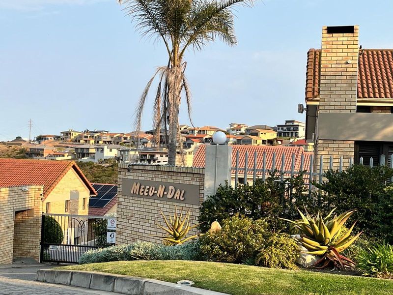 Townhouse For Sale in Seemeeu Park - Photo 2