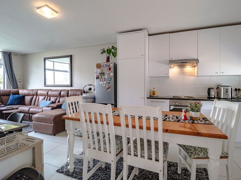 Townhouse For Sale in Somerset Lakes - Photo 2