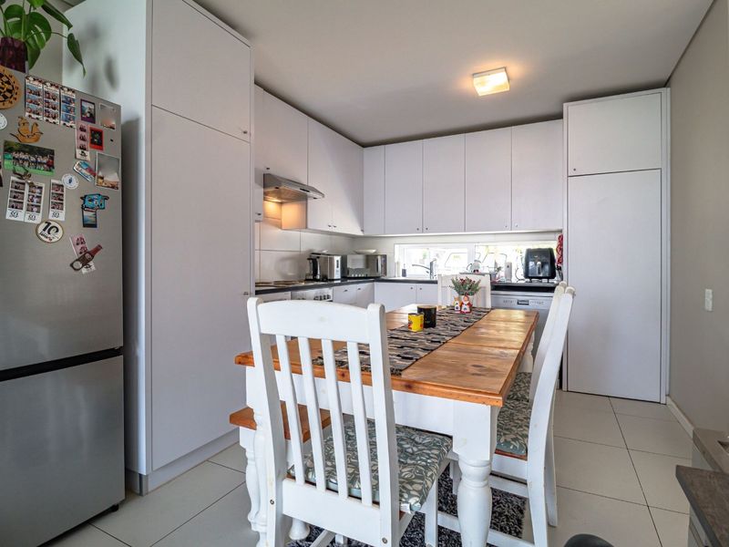 Townhouse For Sale in Somerset Lakes - Photo 6