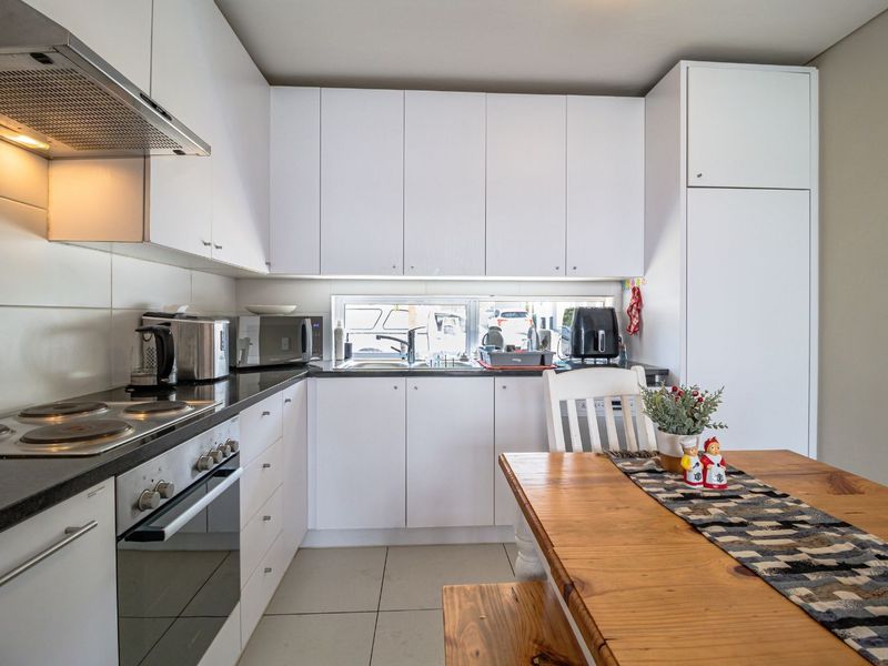 Townhouse For Sale in Somerset Lakes - Photo 7