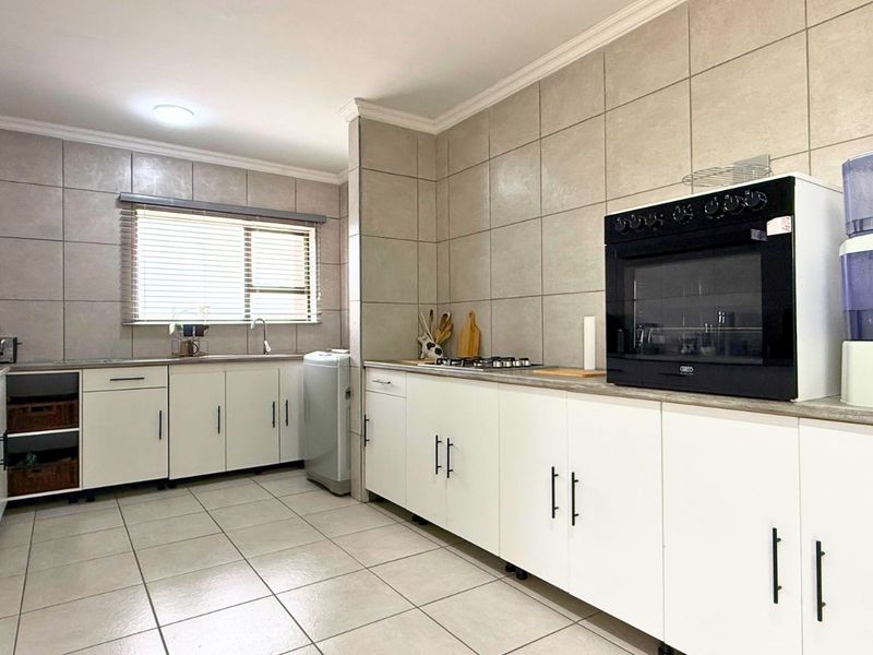 House For Sale in Kleinbaai - Photo 7