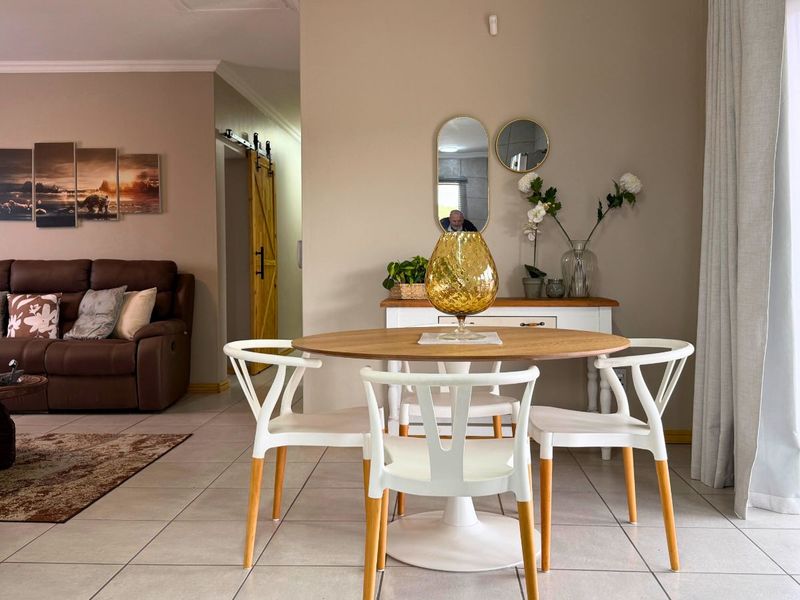 House For Sale in Kleinbaai - Photo 4