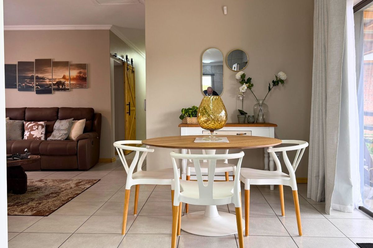 House For Sale in Kleinbaai - Photo 4