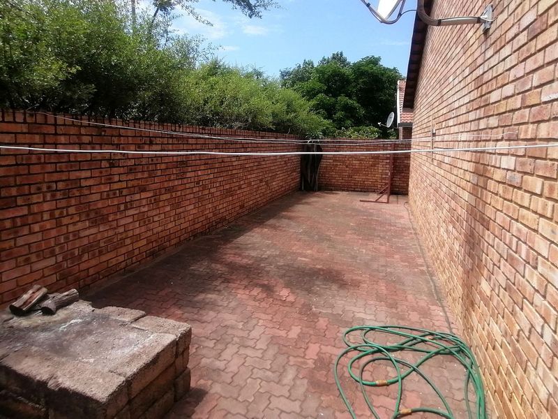 Townhouse For Sale in Bela Bela Central - Photo 10