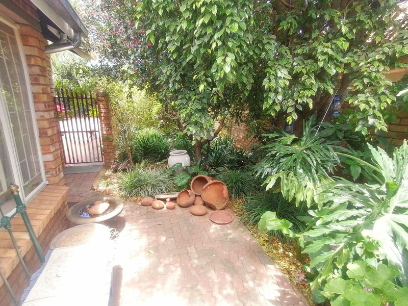 Townhouse For Sale in Bela Bela Central - Photo 9