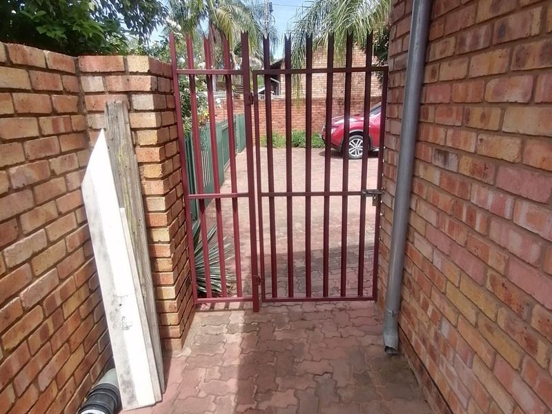 Townhouse For Sale in Bela Bela Central - Photo 5