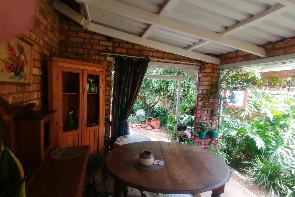 Townhouse For Sale in Bela Bela Central - Photo 2