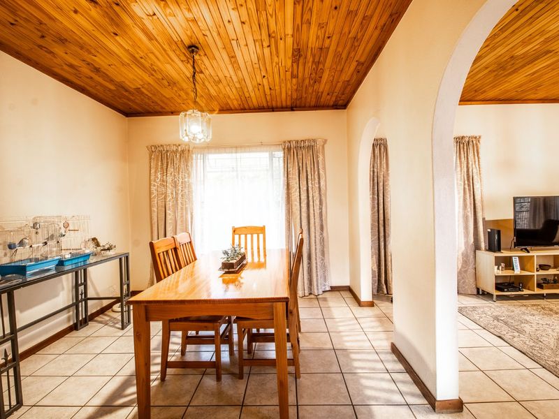 Townhouse For Sale in Sinoville - Photo 7