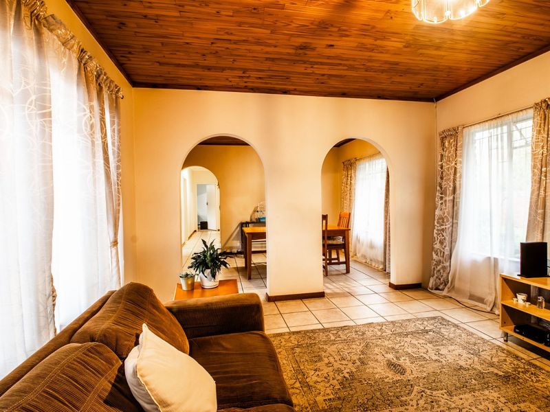 Townhouse For Sale in Sinoville - Photo 6