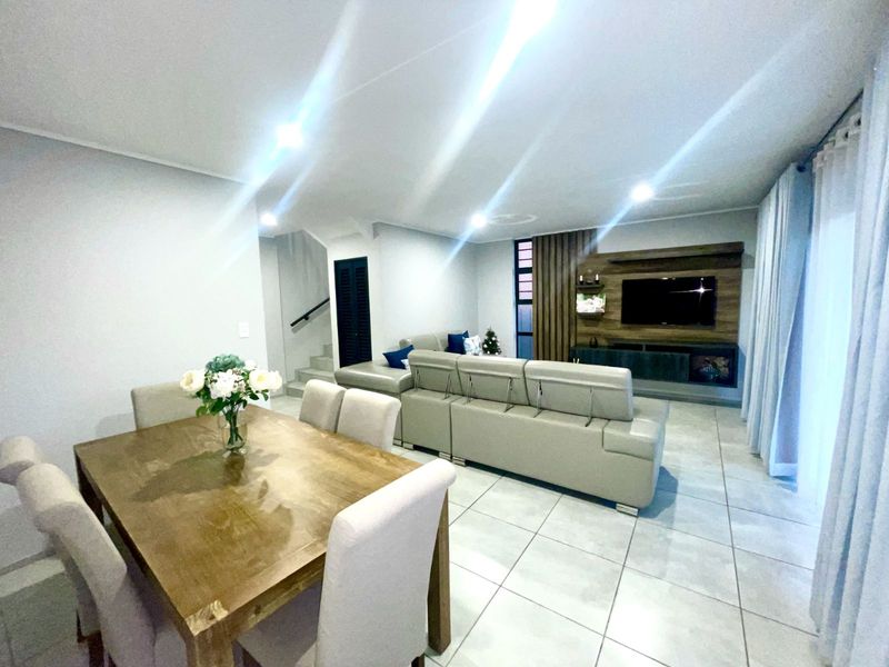 Townhouse For Sale in Rooihuiskraal North - Photo 3