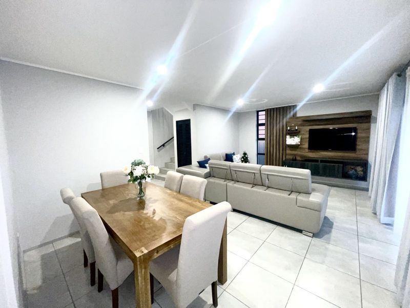 Townhouse For Sale in Rooihuiskraal North - Photo 2