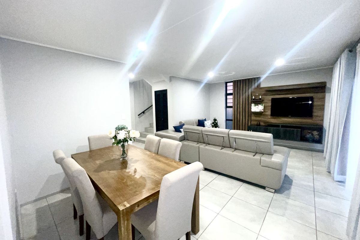 Townhouse For Sale in Rooihuiskraal North - Photo 2