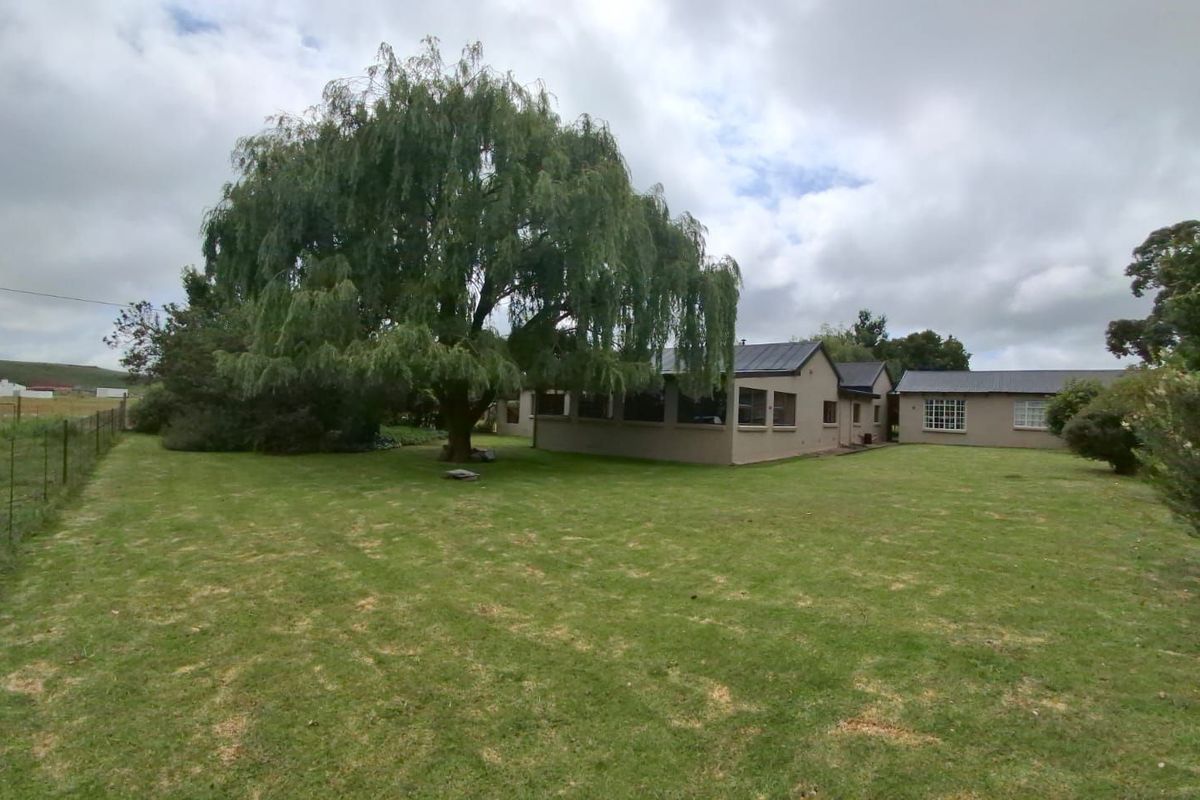 House For Sale in Wakkerstroom Central - Photo 2
