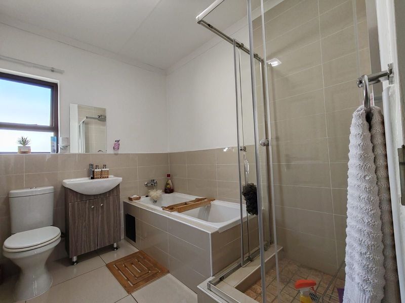 Apartment For Sale in Fairleads - Photo 4