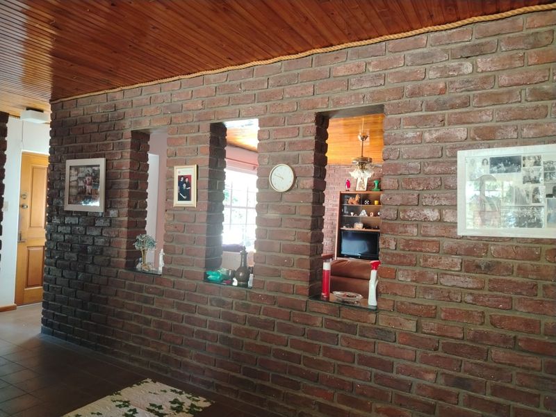 House For Sale in Graaff-Reinet Central - Photo 8
