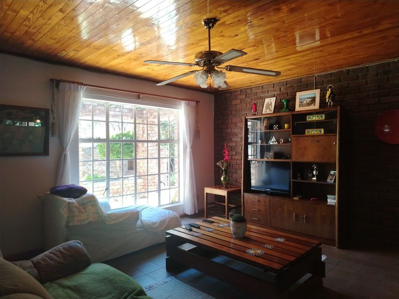 House For Sale in Graaff-Reinet Central - Photo 6