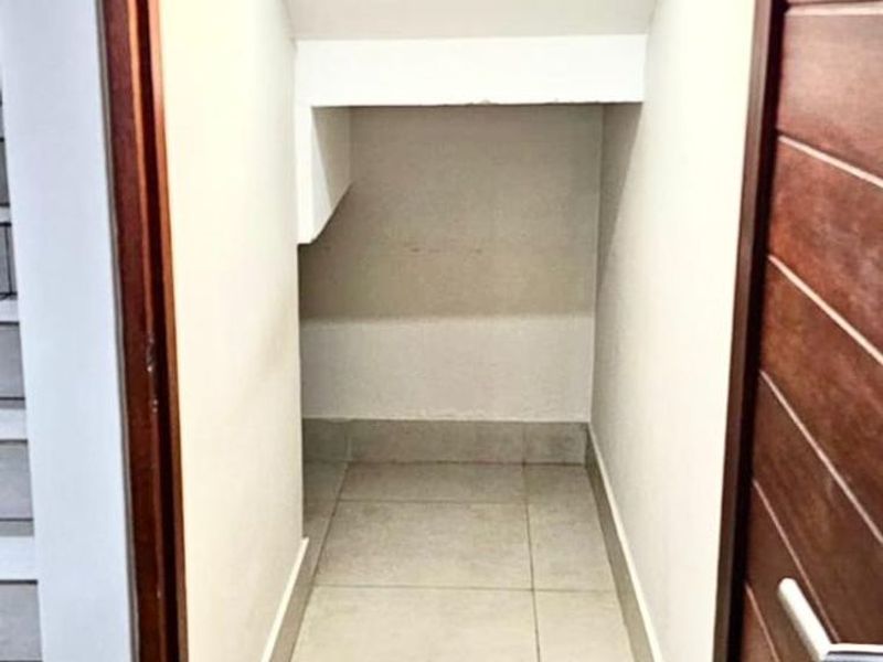 Townhouse To Rent in Menlo Park - Photo 7