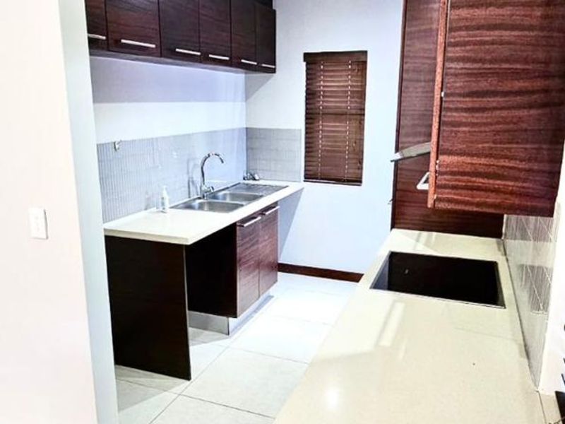 Townhouse To Rent in Menlo Park - Photo 5