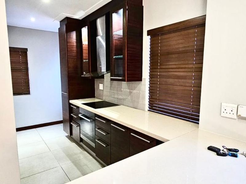 Townhouse To Rent in Menlo Park - Photo 4