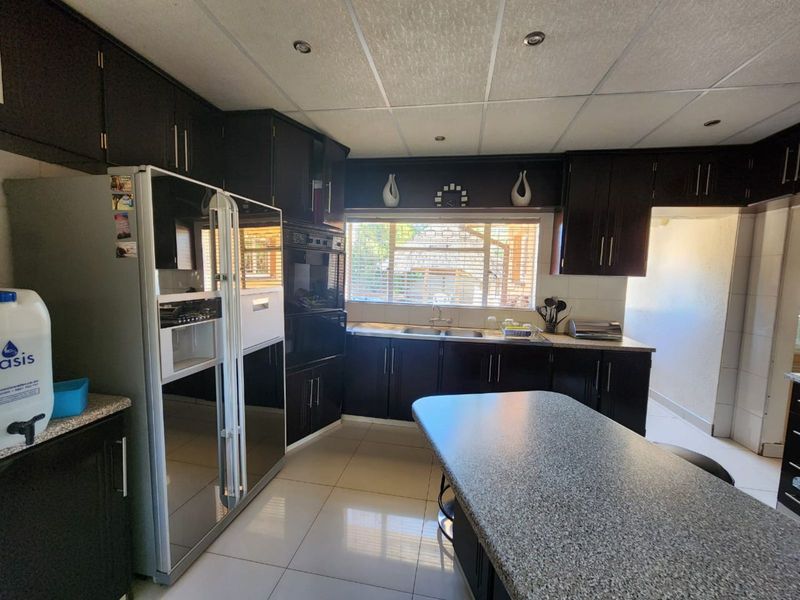 House For Sale in Riviera - Photo 8