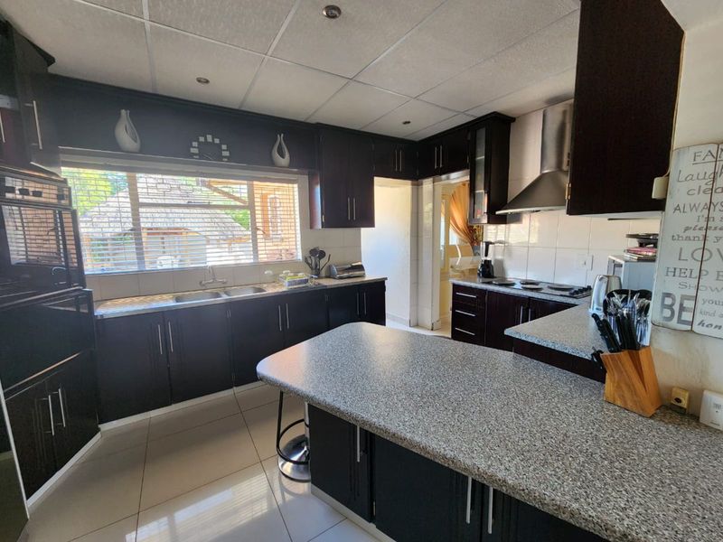 House For Sale in Riviera - Photo 9