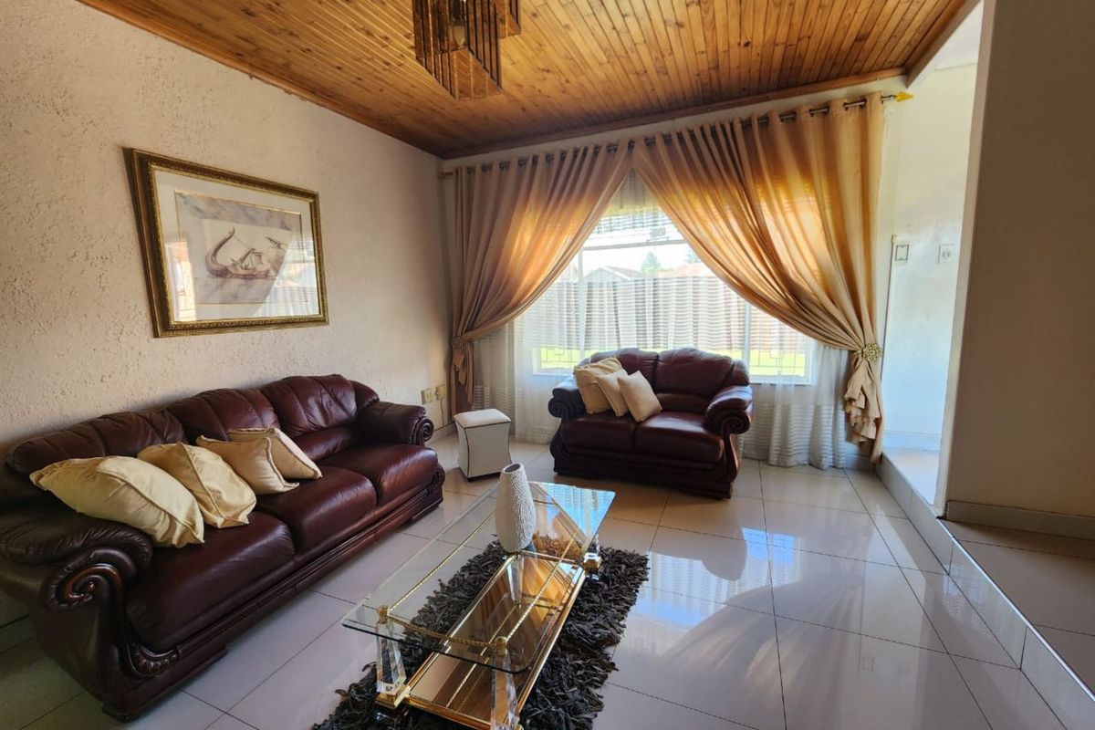 House For Sale in Riviera - Photo 4