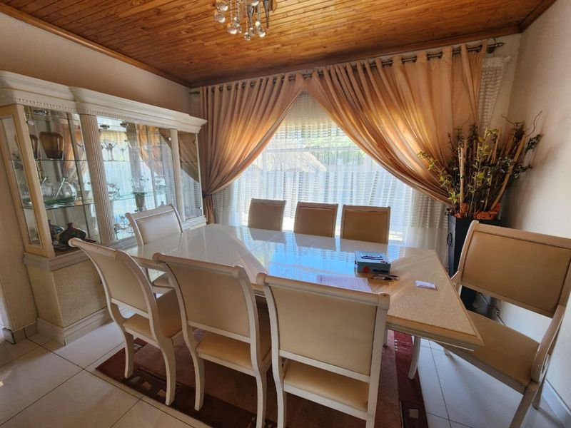 House For Sale in Riviera - Photo 5