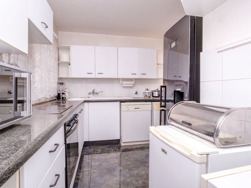 Townhouse For Sale in Fairland - Photo 10