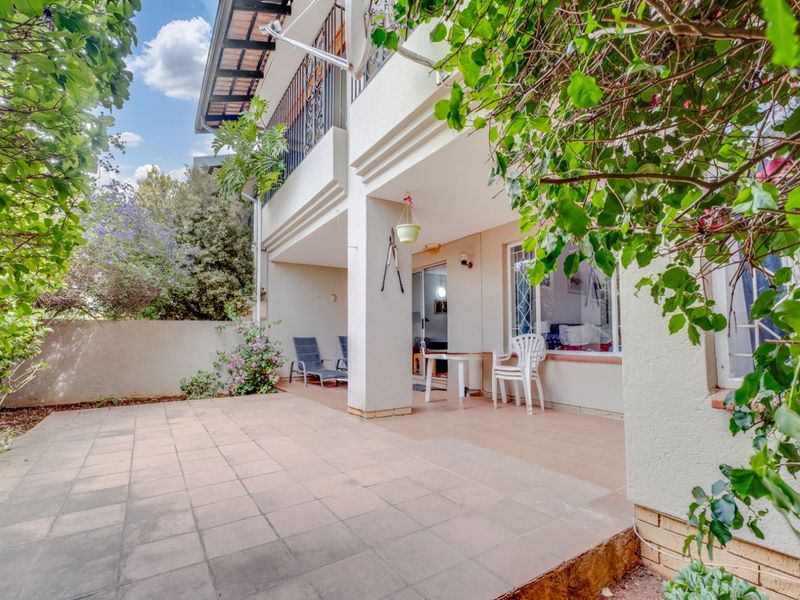 Townhouse For Sale in Fairland - Photo 2