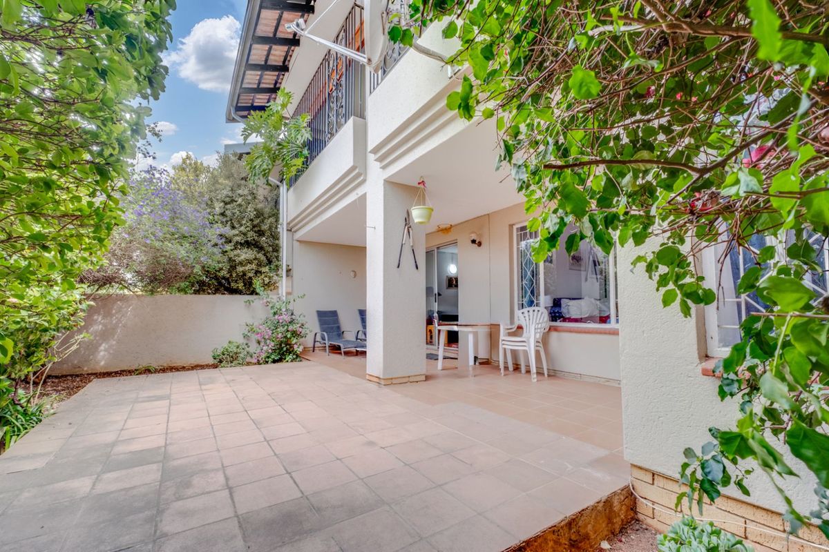 Townhouse For Sale in Fairland - Photo 2