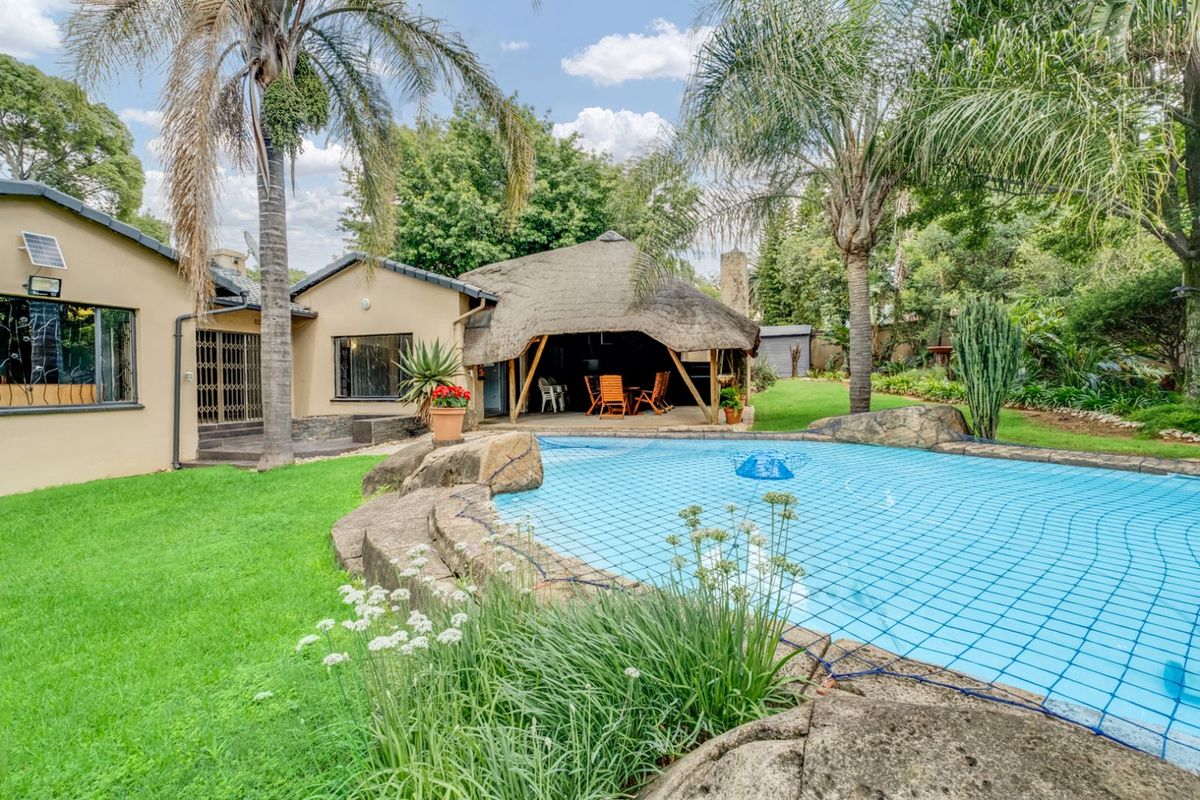 House For Sale in Randpark Ridge - Photo 2