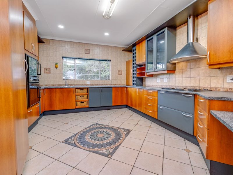 House For Sale in Randpark Ridge - Photo 10