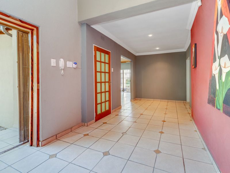 House For Sale in Randpark Ridge - Photo 7