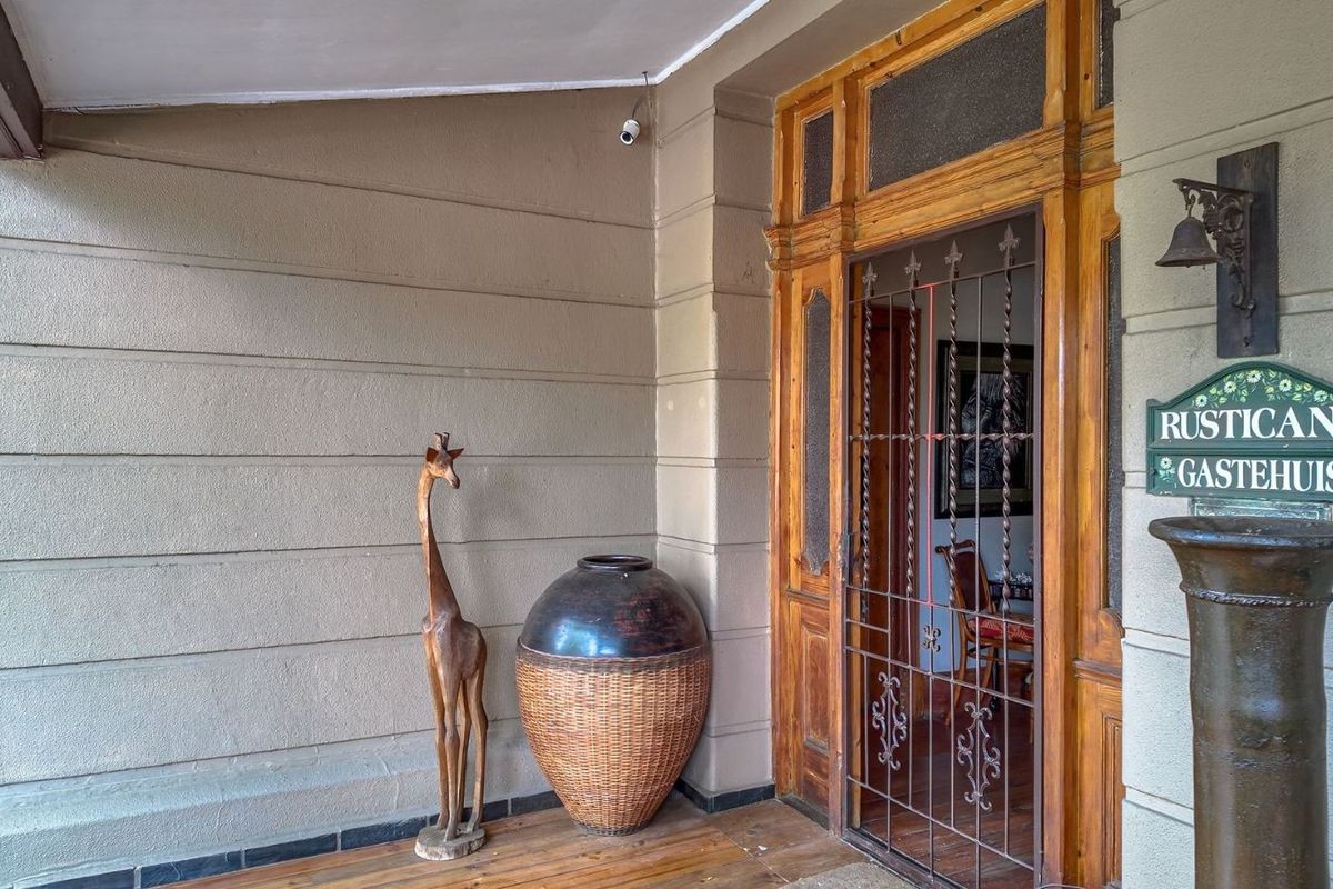 Guest House For Sale in Riversdale Central - Photo 5