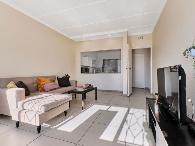 Apartment For Sale in Linden - Photo 2