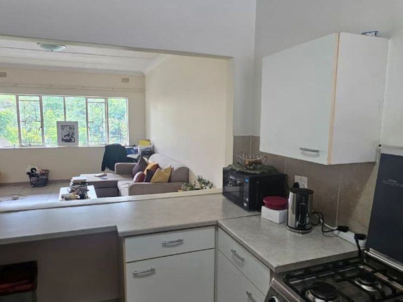 Apartment For Sale in Linden - Photo 5