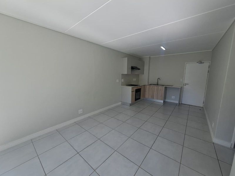 Apartment To Rent in Mooikloof Manor - Photo 4