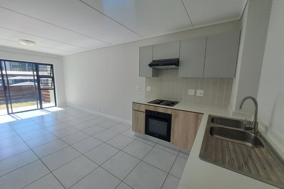 Apartment To Rent in Mooikloof Manor - Photo 2